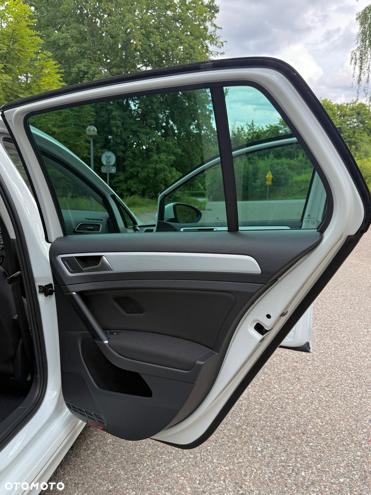 Volkswagen Golf - 20