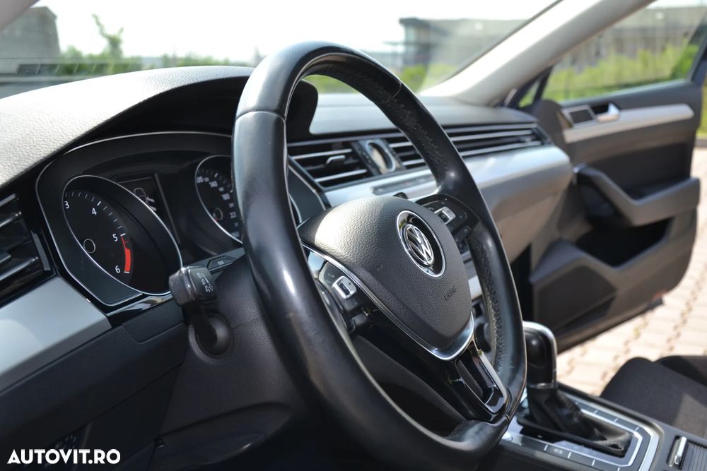 Volkswagen Passat 2.0 TDI DSG Comfortline - 13