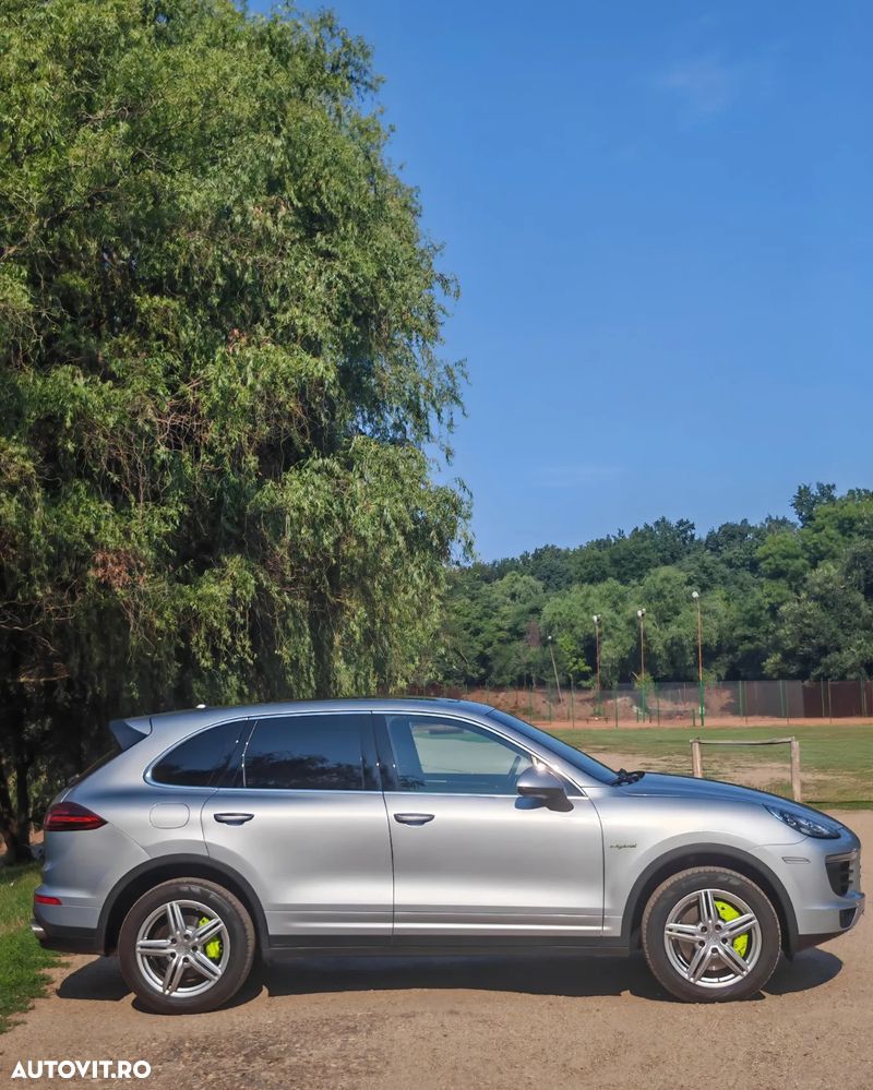 Porsche Cayenne - 16