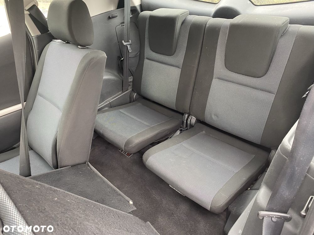 Toyota Corolla Verso - 6