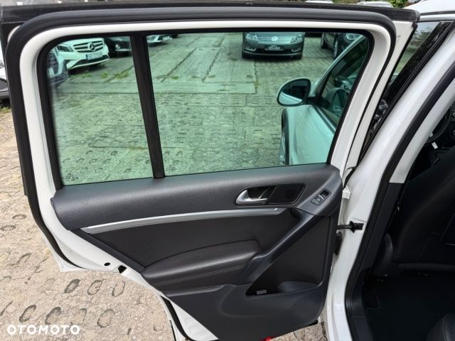 Volkswagen Tiguan 2.0 TDI 4Mot Sport&Style DSG - 25