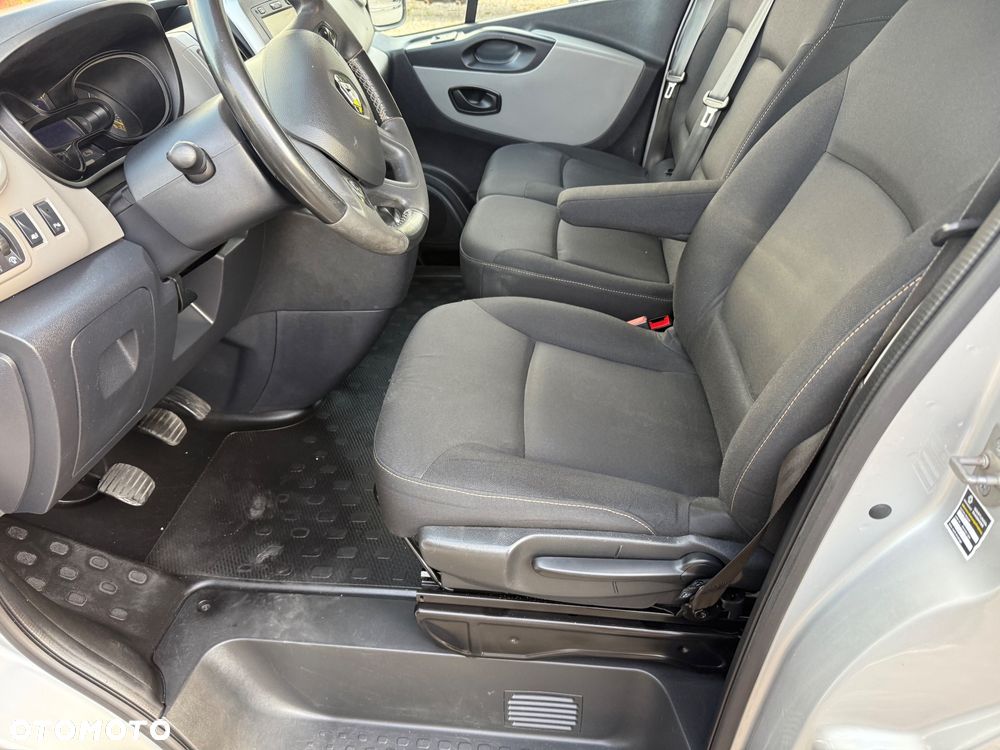 Renault Trafic - 32