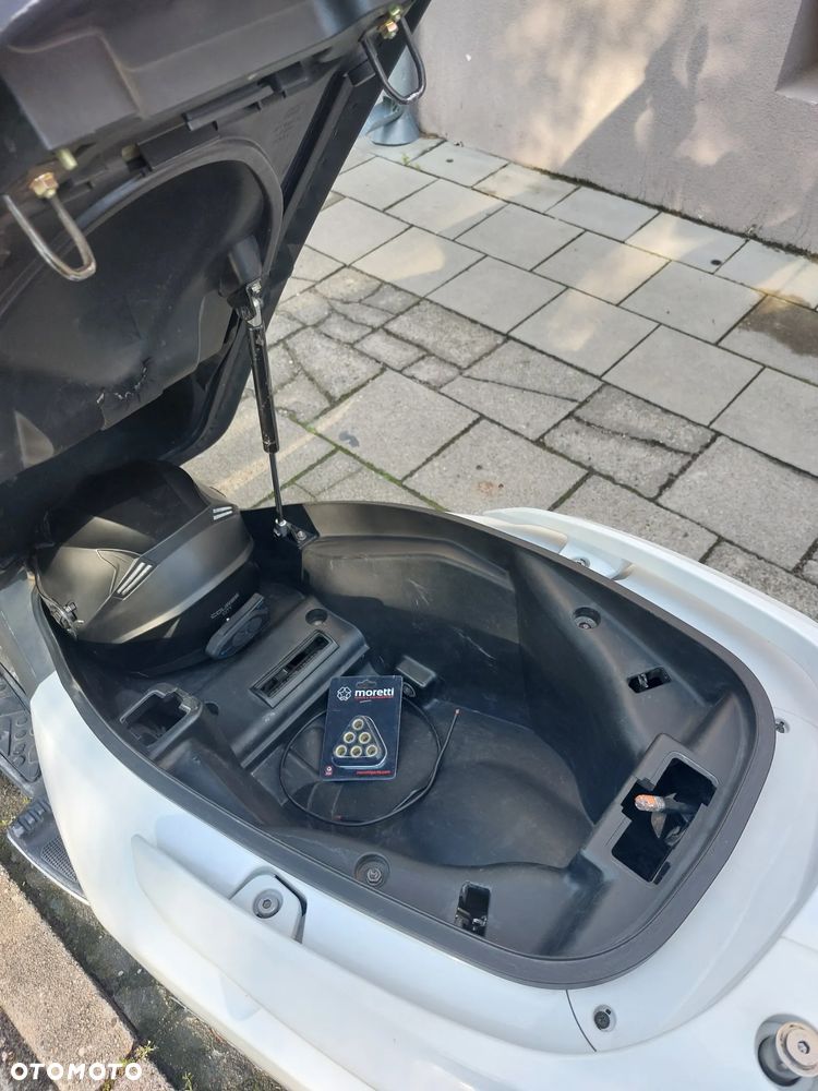 Kymco Downtown - 7
