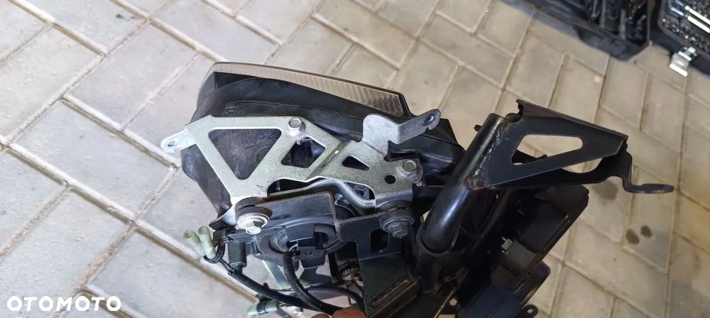 YAMAHA XJ6 REFLEKTOR LAMPA LICZNIK ZEGARY STELAŻ WYPEŁNIENIE OWIEWKA - 11