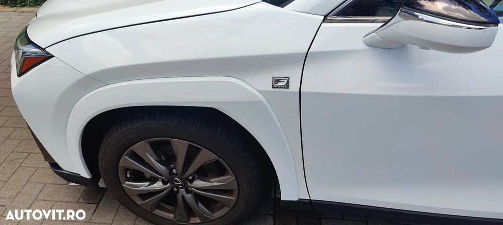 Lexus UX 250h (E-FOUR) F SPORT - 3