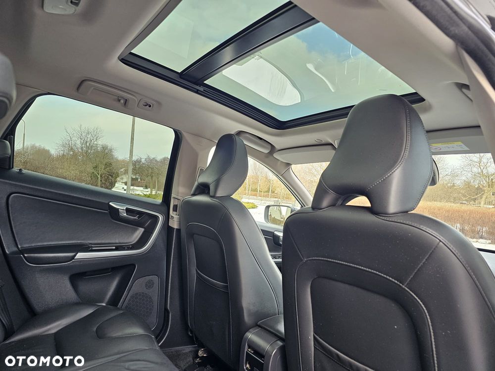 Volvo XC 60 D5 AWD Geartronic Summum - 29