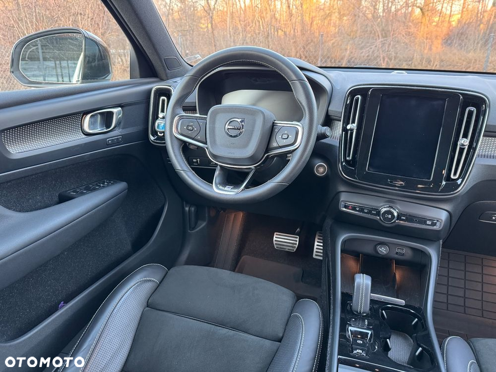 Volvo XC 40 T5 AWD R-Design - 26