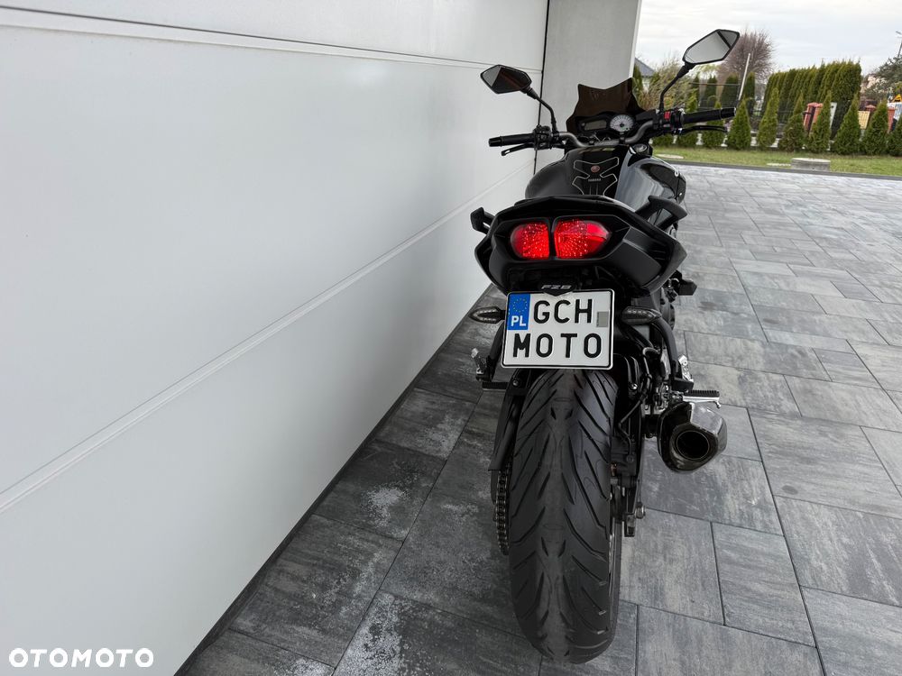 Yamaha FZ8 - 10