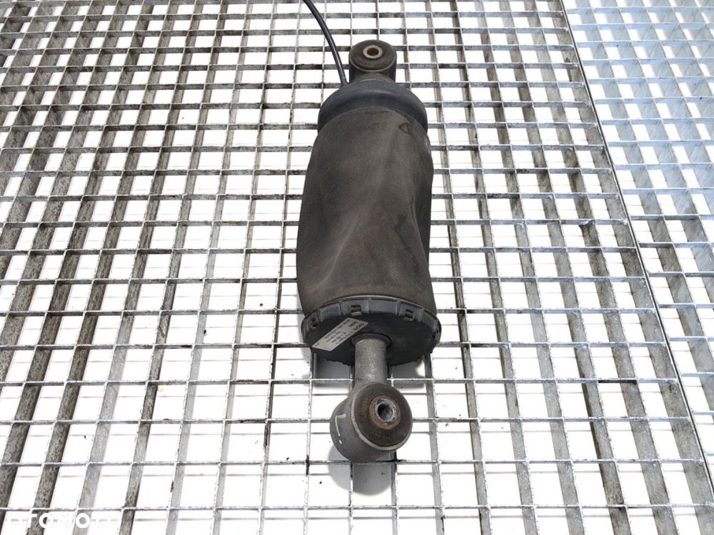 PODUSZKA KABINY PRZÓD - 429.00 PLN - MAN TGX I 2006 - 2022 18.440 81.41722-6082 - 4