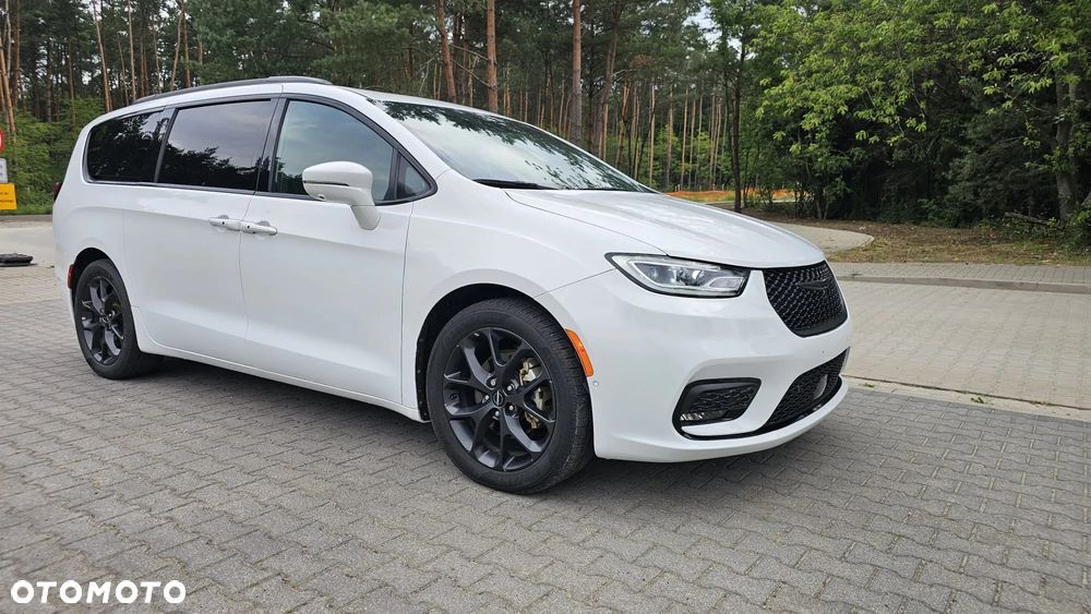 Chrysler Pacifica - 8