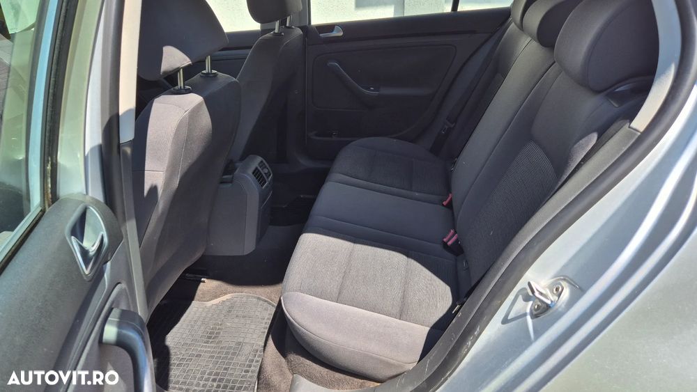 Volkswagen Golf 1.9TDI Highline - 8