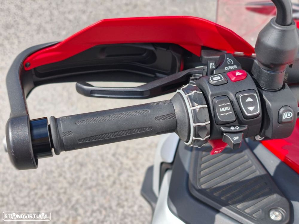 BMW R 1300 GS Adventure Vermelha - 6