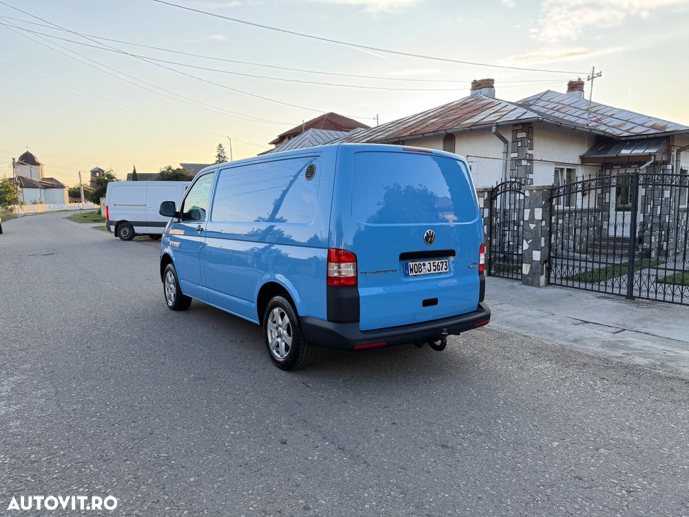 Volkswagen Transporter - 2