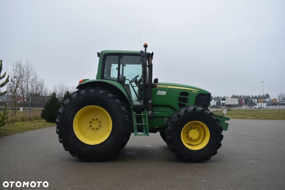 John Deere 7430 - 9