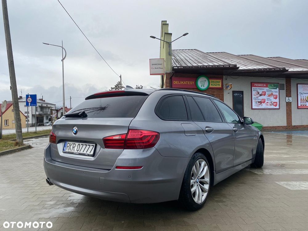 BMW Seria 5 520d xDrive Touring - 2
