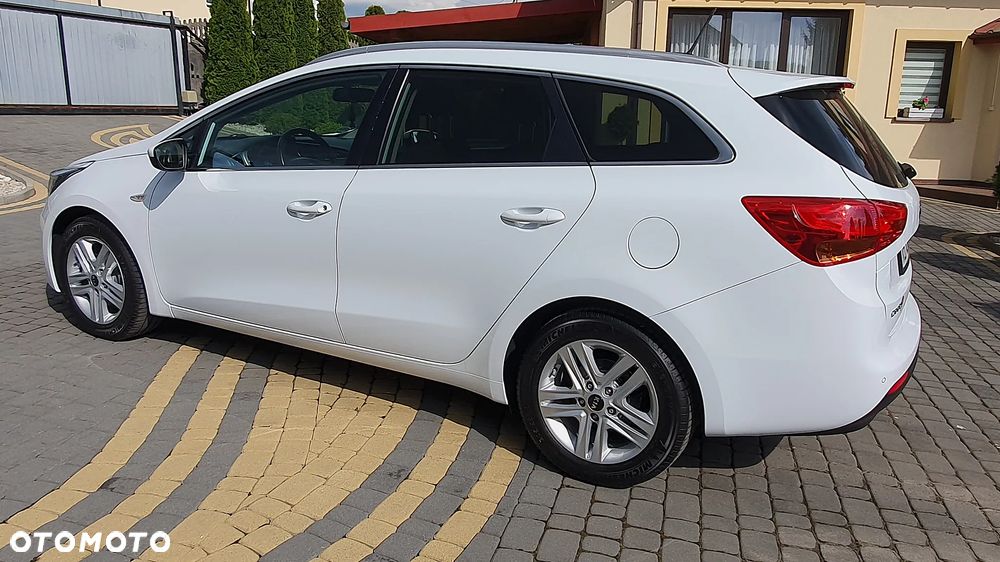 Kia Ceed 1.6 CRDi 136 ISG Platinum Edition - 6