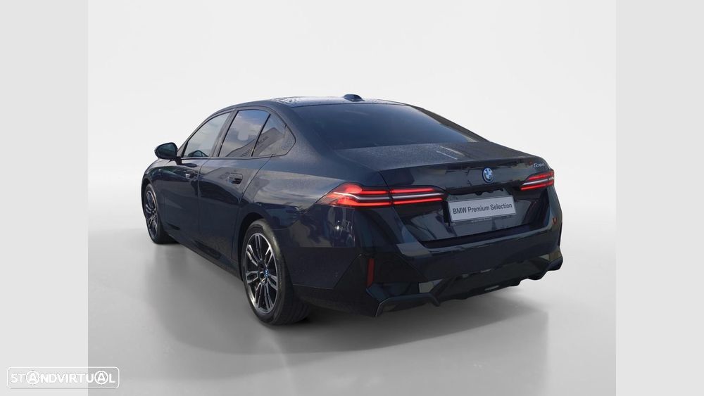 BMW 530 e Pack Desportivo M - 8