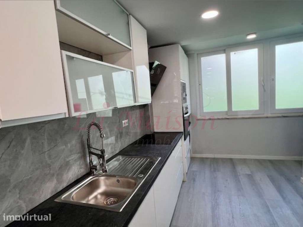 T2 Totalmente Remodelado em Benfica - Grande imagem: 4/19