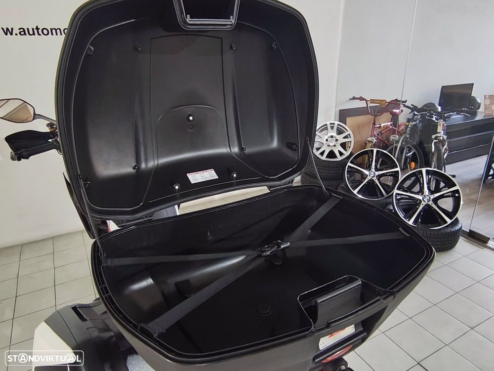 Ducati Multistrada 950 S  GP White - 25