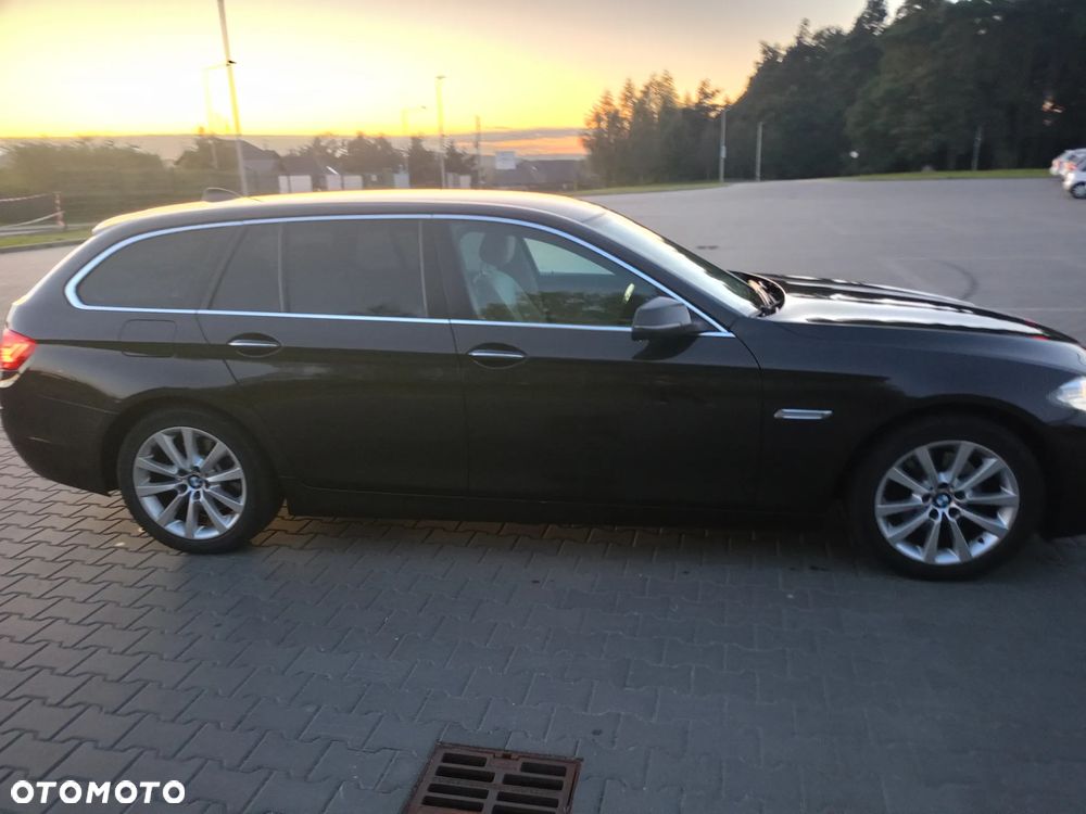 BMW Seria 5 520d xDrive - 4