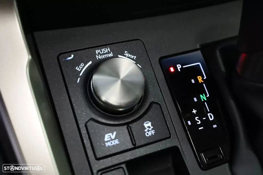 Lexus NX 300h Executive Plus - 39