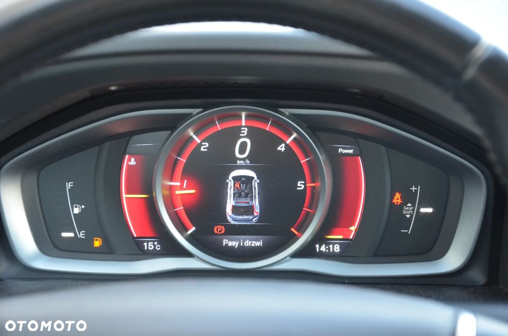 Volvo XC 60 D3 Drive-E Ocean Race - 24