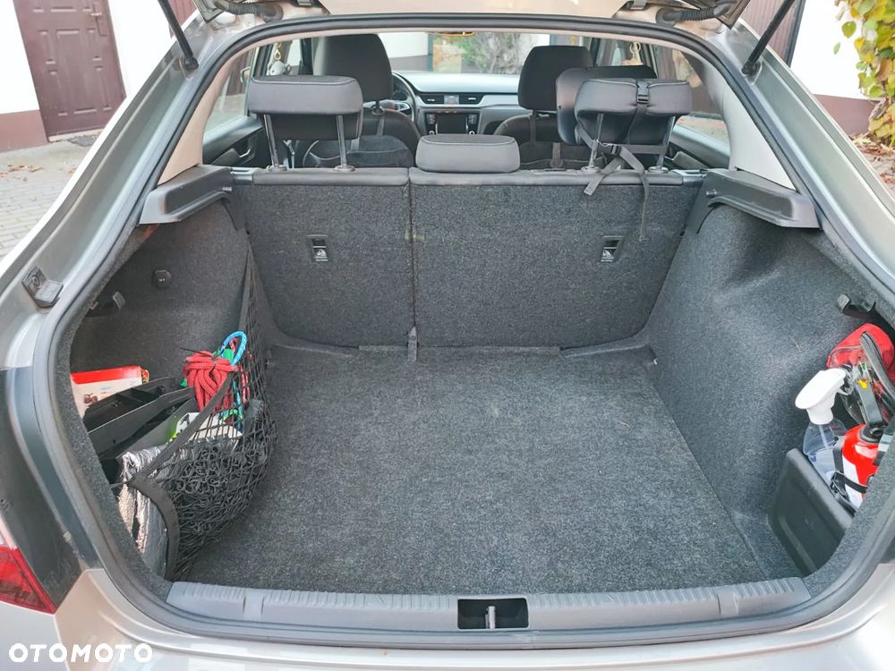 Skoda RAPID 1.0 TSI Style - 31