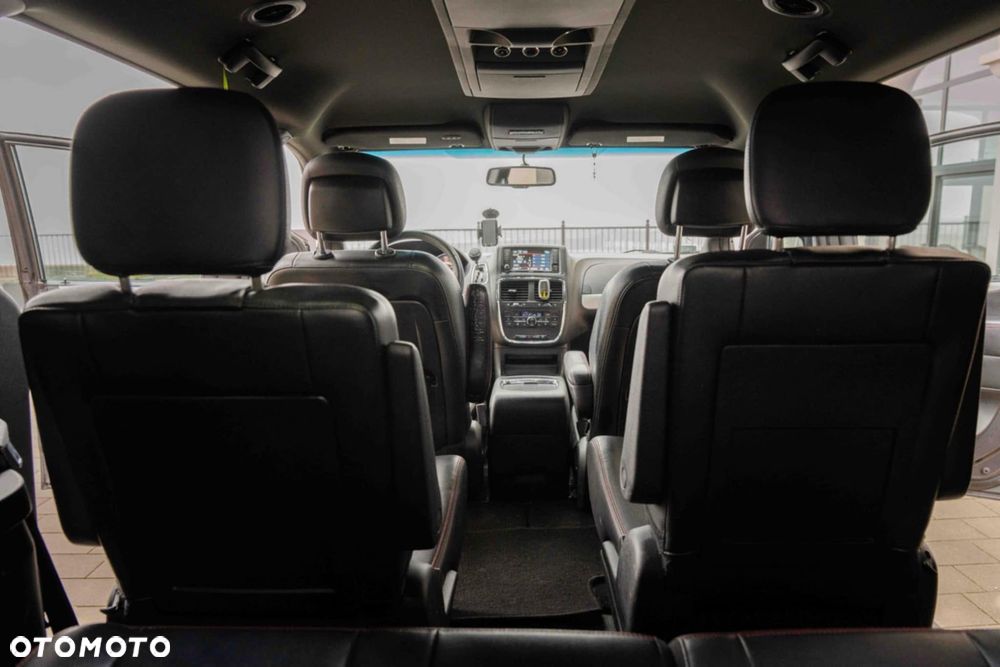 Dodge Grand Caravan - 6
