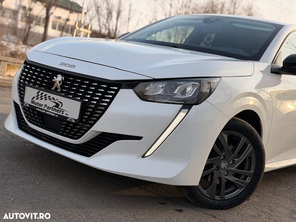 Peugeot 208 1.2 L PureTech STT EAT8 Allure - 11
