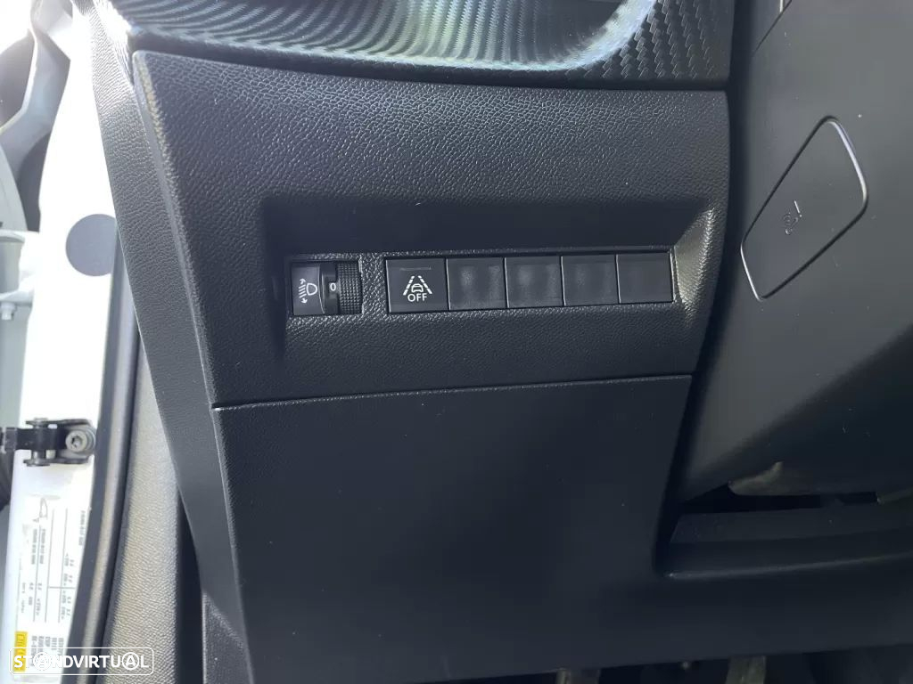 Peugeot 2008 1.2 PureTech Allure - 30