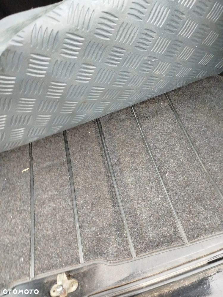 Volkswagen Passat 1.9 TDI GL - 12