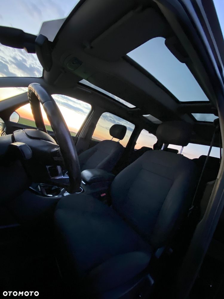 Ford Galaxy 2.0 TDCi Titanium - 23