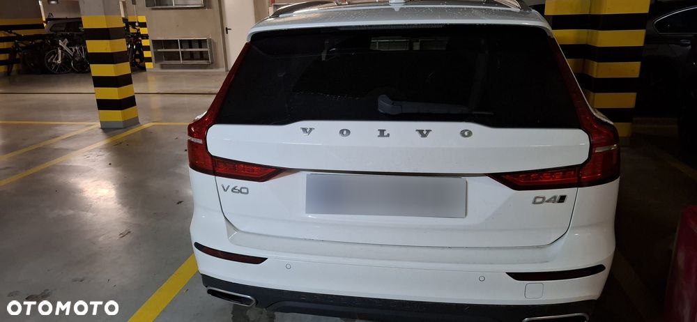 Volvo V60 Cross Country - 11