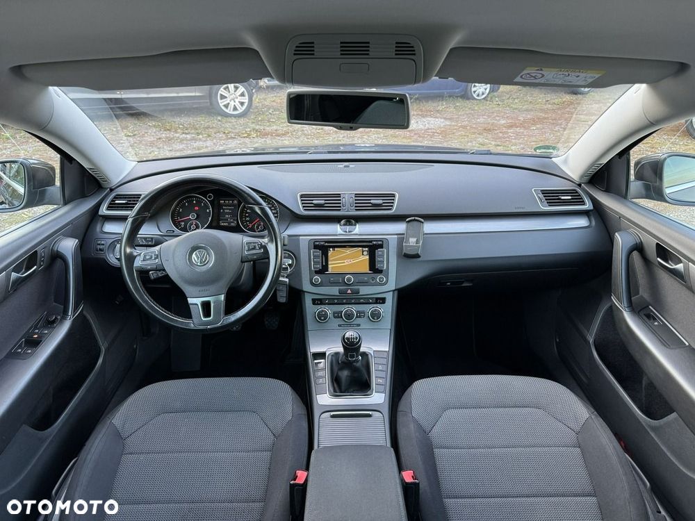 Volkswagen Passat - 18