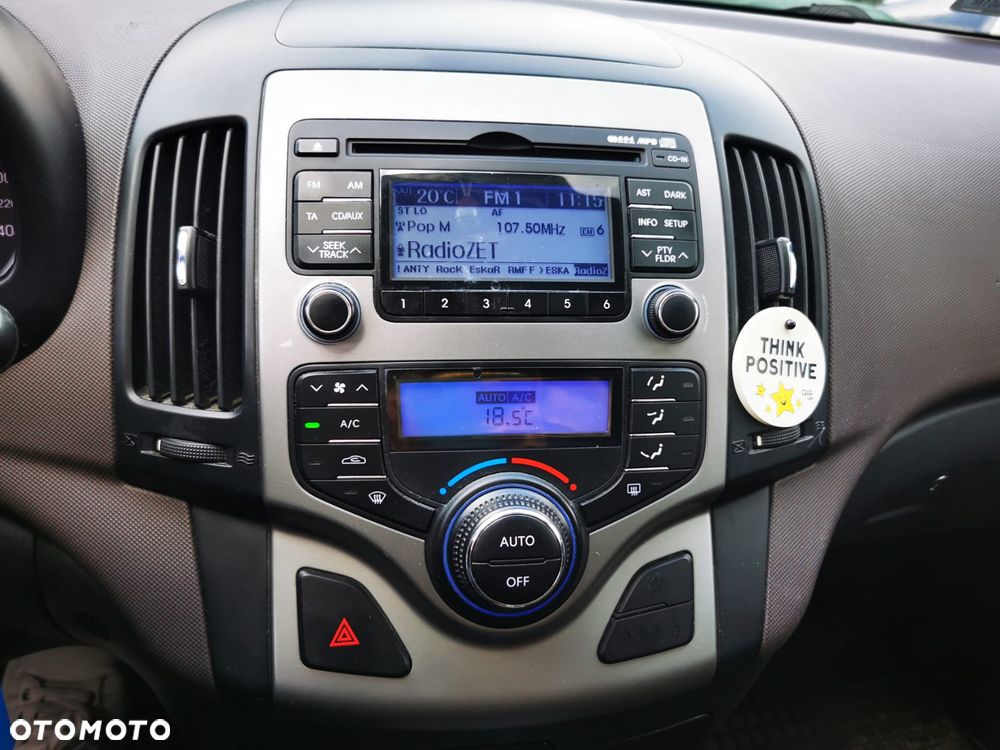 Hyundai i30 1.6 Comfort EU5 - 17