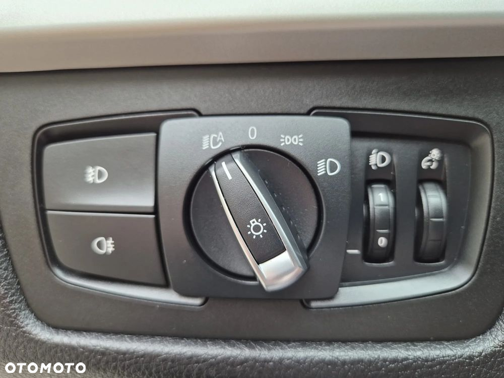 BMW Seria 3 320d xDrive Advantage sport - 15