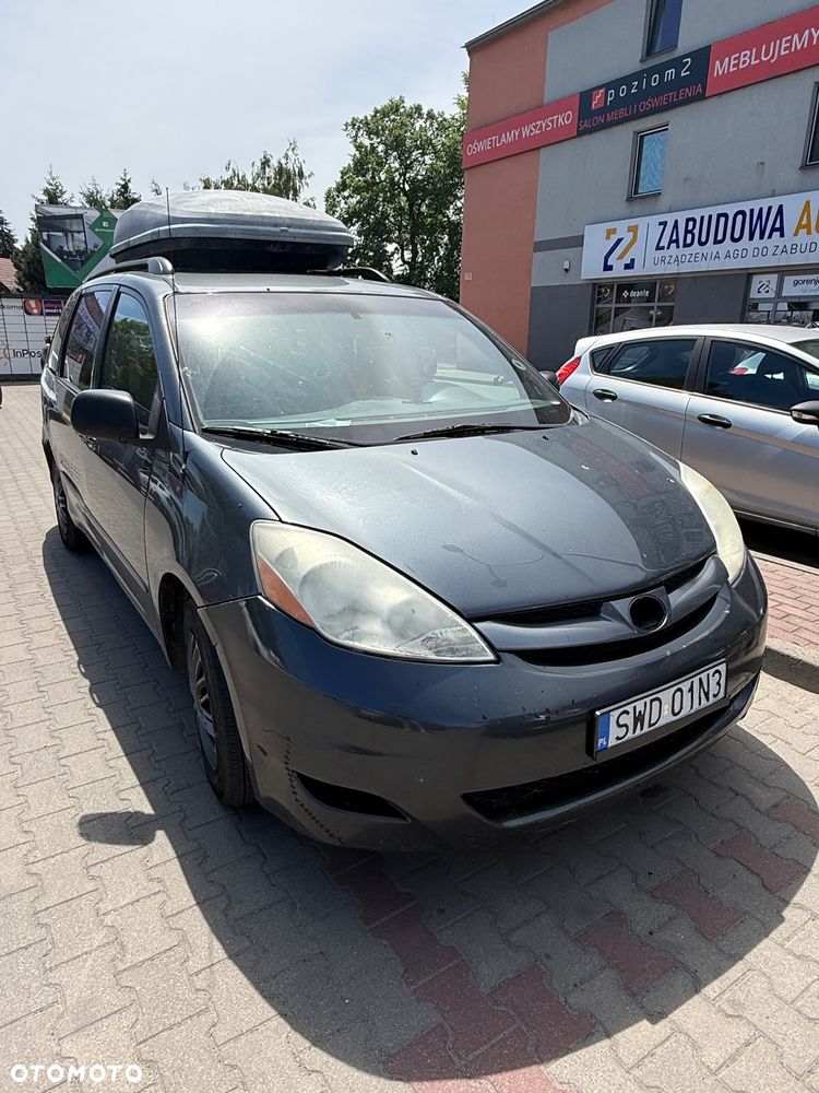 Toyota Sienna 3.3 LE AWD - 4