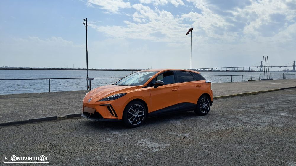 MG MG4 64 kWh Luxury - 10