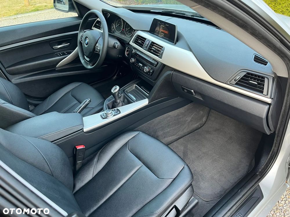 BMW 3GT 318d Modern Line - 31