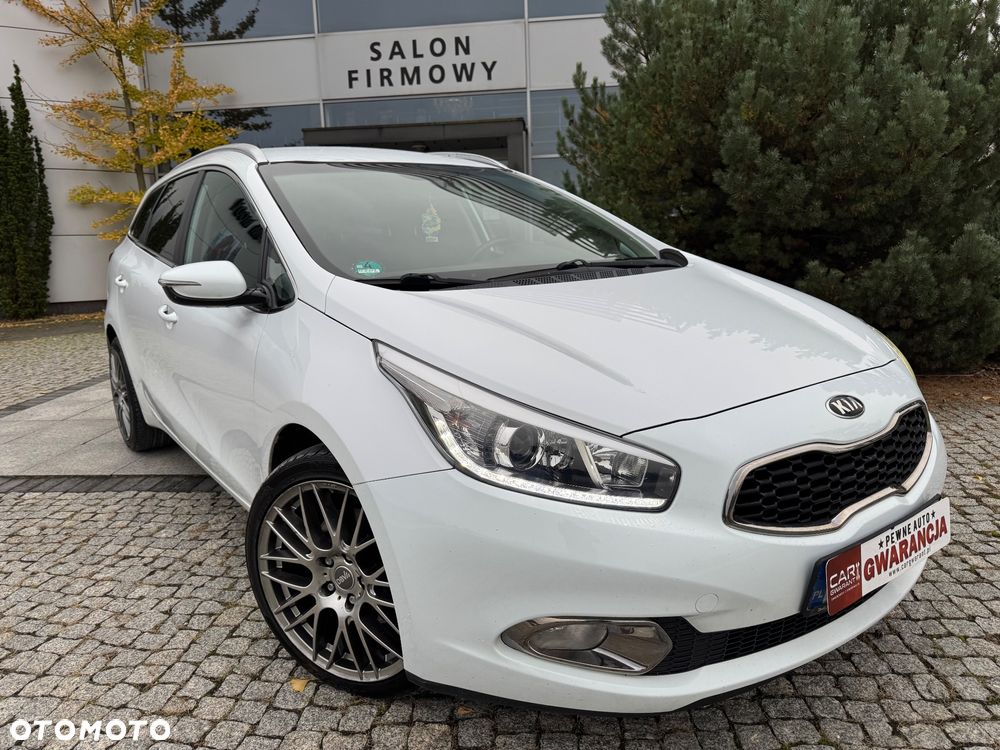 Kia Ceed 1.6 GDI SW ISG UEFA EURO 2016 - 1