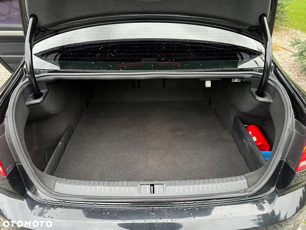 Volkswagen Passat 1.6 TDI SCR DSG - 37