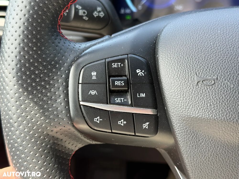 Ford Kuga 2.5 Duratec FHEV ST-LINE - 25