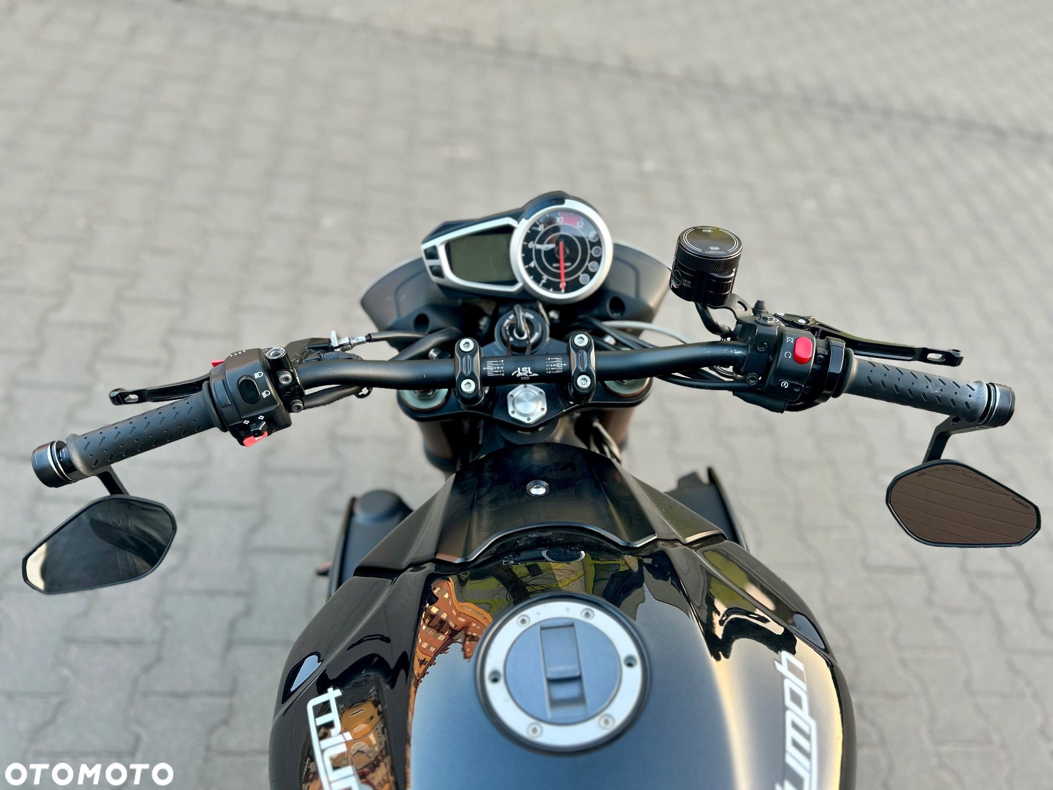 Triumph Speed Triple - 16