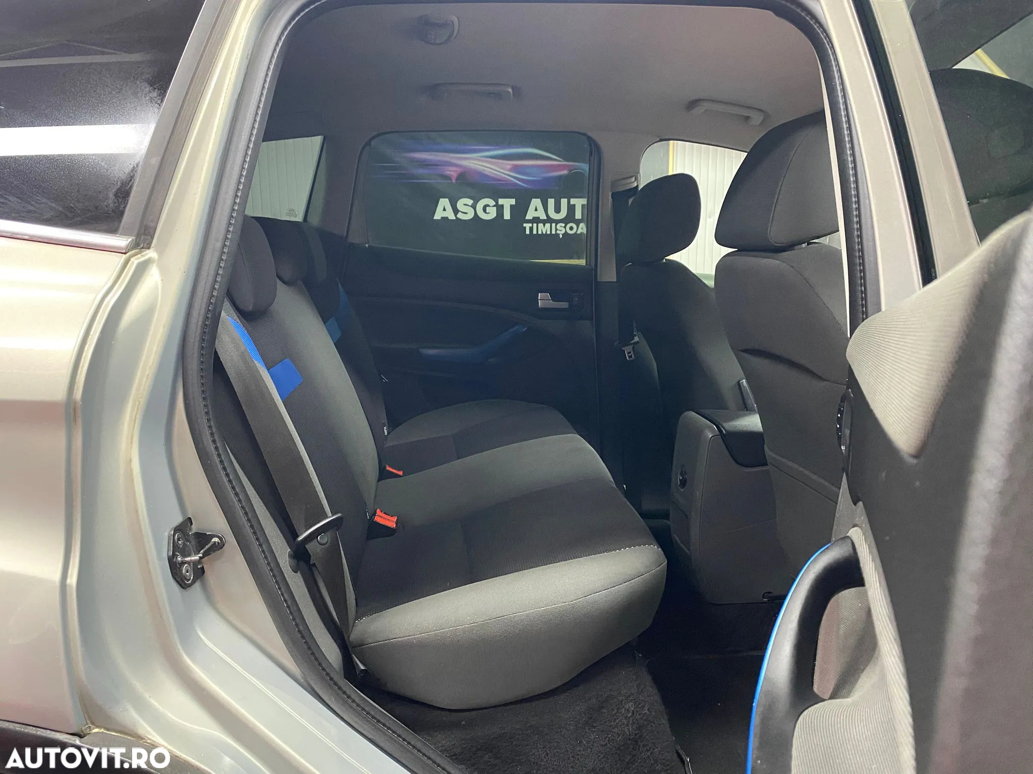 Ford Kuga - 16