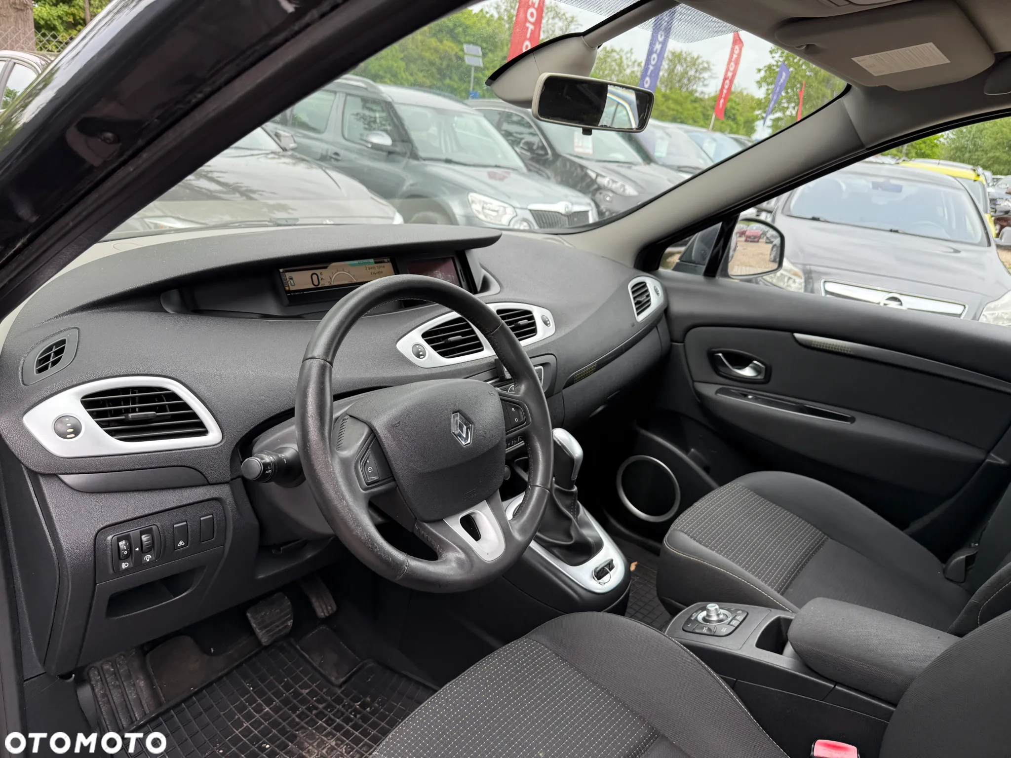 Renault Grand Scenic 2.0 16V Privilege - 23
