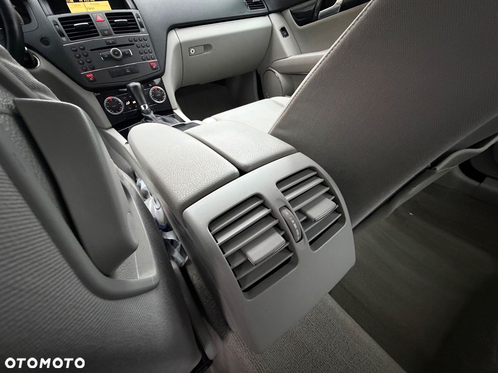 Mercedes-Benz Klasa C - 27