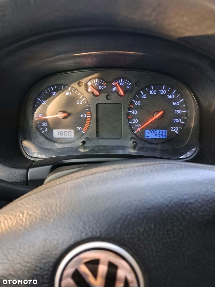 Volkswagen Golf - 8