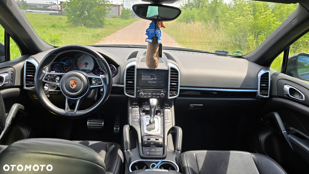 Porsche Cayenne S Platinum Edition - 10