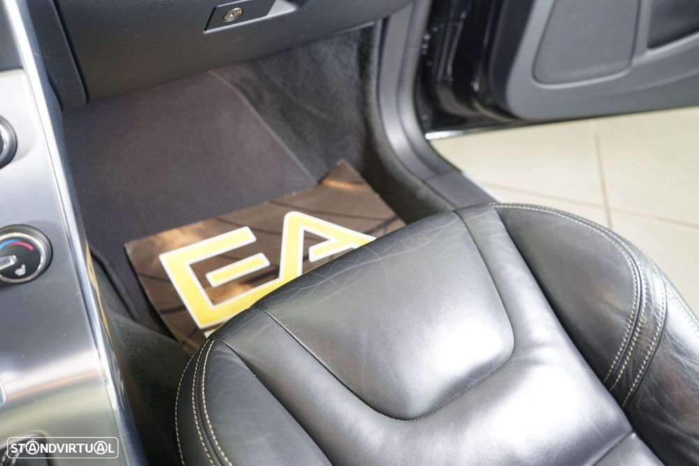 Volvo V60 2.4 D6 Summum AWD Phev - 34