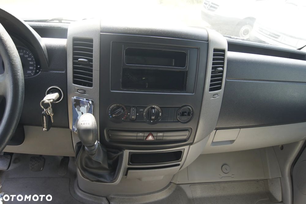 Volkswagen Crafter komorówka mrożnia - 14